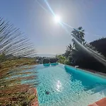 Provencale De Charme Avec Piscine Et Vue Вілла