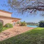 Provencale De Charme Avec Piscine Et Vue * Сент-Максім