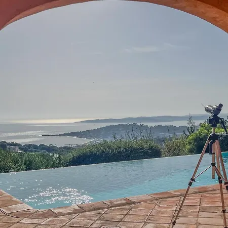 Provencale De Charme Avec Piscine Et Vue فيلة