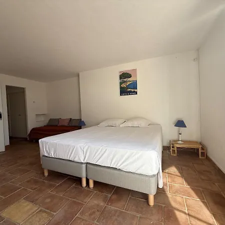 Provencale De Charme Avec Piscine Et Vue فيلة سانت ماكسيم