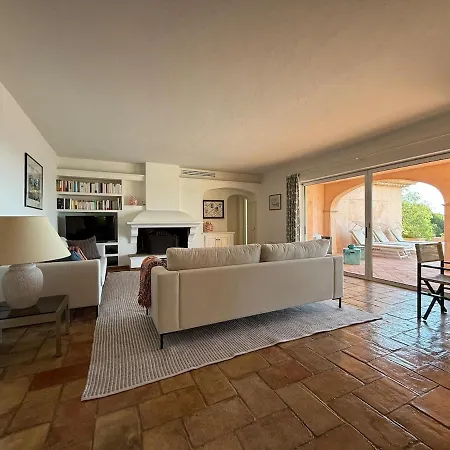Provencale De Charme Avec Piscine Et Vue فيلة سانت ماكسيم